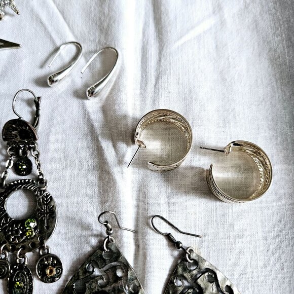 Lot 8 Pairs 90s Style Silver Tone Earrings Dangle Drop Gem Accents - Picture 6 of 7